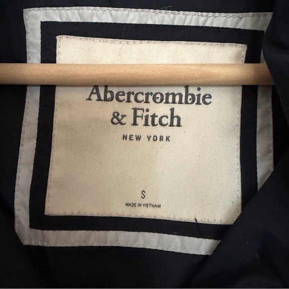 Abercrombie and Fitch Navy Down Winter Puffy Coat - Picture 6 of 13